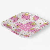 Roze aardbeien Aangepast monogram Papieren Bordje (Gebogen)