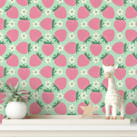 Roze aardbeien en bloesems op mintgroen