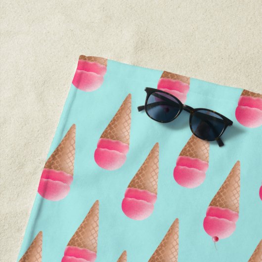 Roze Aardbeien Ice Cone Pattern, Blue Strandlaken (In situ)