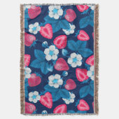 Roze aardbeien op blauw deken (Voorkant Verticaal)