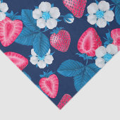 Roze aardbeien op blauw tissuepapier (Detail)