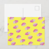 Roze aardbeiencupcakes op geel briefkaart (Voorkant / Achterkant)