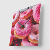 Roze aardbeiendonuts vierkante klok (Hoek)