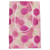 Roze Abstracte Bloemslace Cirkelpatroon Medium Cadeauzakje (Voorkant)