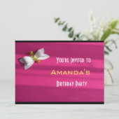 Roze achtergrond met een witte baarmoederdag kaart (Staand voorkant)