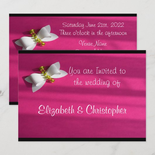 Roze achtergrond met een witte bruiloft kaart (Voorkant / Achterkant)