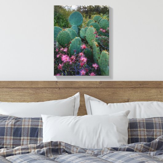 Roze airy Duster Flowers & Prickly Pear Cactus Canvas Afdruk (Insitu (Slaapkamer))