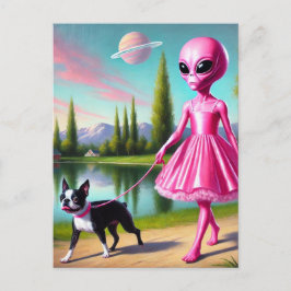 Roze alien die haar Boston Terrier bewandelt Briefkaart