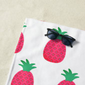Roze Ananas Patroon Chic Wit Strandlaken (In situ)