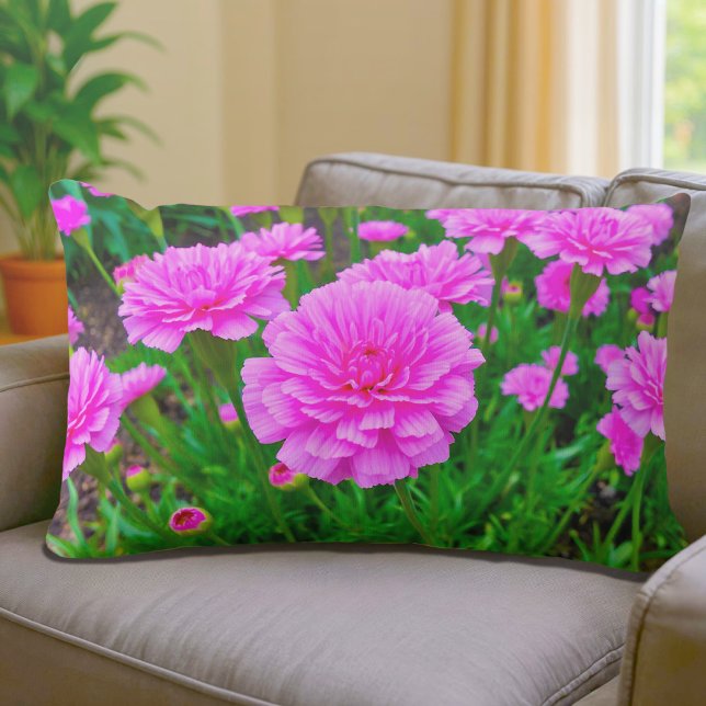 Roze Anjers Lage Rugkussen Kussen (Lumbar pillow with pink carnations)