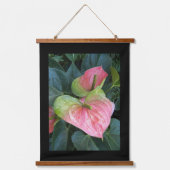 Roze Anthurium Bloeit met Zwarte Rand Hangend Wandkleed (Voorkant)