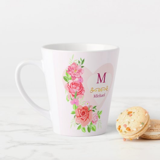 Roze Aquarel Roos Bloemige Monogram Initiaal Latte Mok (In situ)