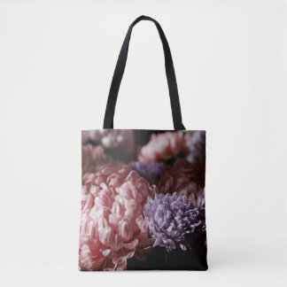 Roze Aster Boeket: Barokke verlichting. Tote Bag
