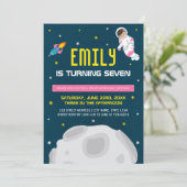 Roze astronaut Girl Space Birthday Uitnodiging (Staand voorkant)