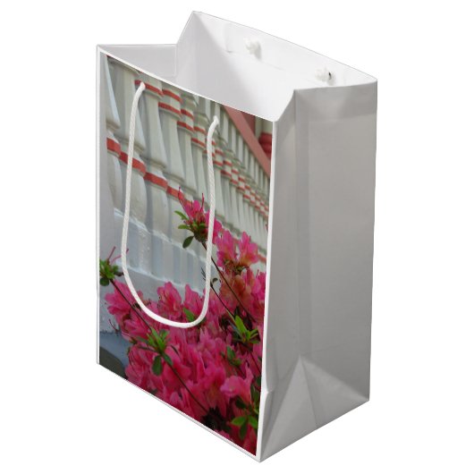 Roze Azaleas - Martha's Vineyard Medium Gift Bag Medium Cadeauzakje (Voorkant Gekanteld)