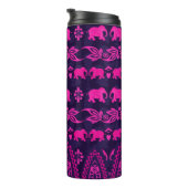 Roze Aziatische Olifant Patroon op Blauw Thermosbeker (Geroteerd rechts)