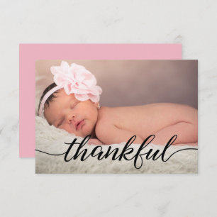 Roze Baby Aankondiging Thankful Script, zwart type