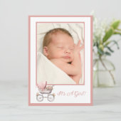 Roze Baby Carriage Geboorte Aankondiging (Staand voorkant)