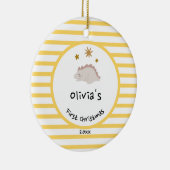 Roze Baby Dino | Eerste kerstgeelstreep Keramisch Ornament (Rechts)