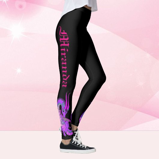Roze Baby Dragon-Jouw naam in gotisch script zwart Leggings