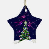 Roze Baby Dragons omcirkelen een kerstboom Keramisch Ornament (Rechts)