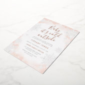 Roze Baby het is koud buiten Baby shower Folie Uitnodiging (Gedraaid)