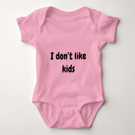 Roze baby jumper voor de komiek in ons allemaal romper