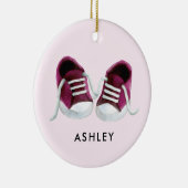 Roze Baby Sneakers Ornament, kerstcadeau Label Keramisch Ornament (Rechts)