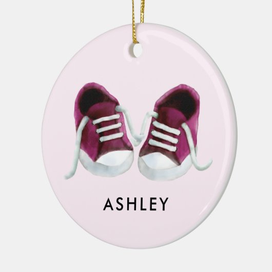 Roze Baby Sneakers Ornament, kerstcadeau Label Keramisch Ornament (Links)