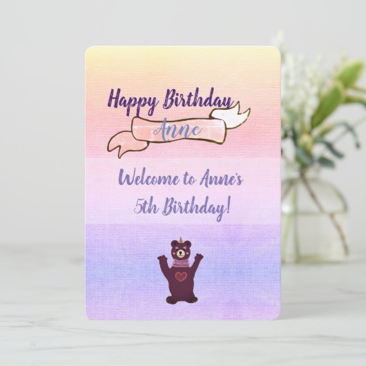 Roze Baby Verjaardagsfeestuitnodigingen Beer Kaart (Staand voorkant)