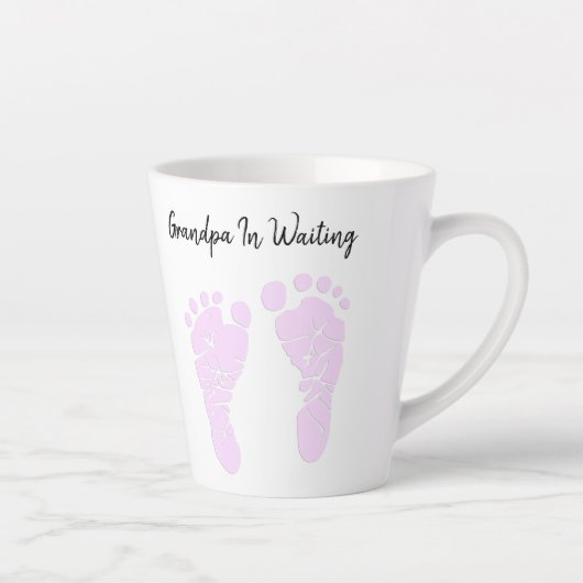 Roze Baby voetafdrukken grootvaders bekendmaking Latte Mok (Rechts)