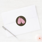 Roze babyschoentjes baby shower ronde sticker (Envelop)