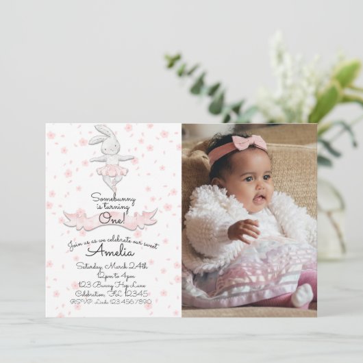 Roze Ballerina Bunny Eerste Verjaardag Bloemenfoto Kaart (Staand voorkant)
