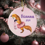 Roze Ballerina Fox Persoonlijke benaming Keramisch Ornament<br><div class="desc">Dit ontwerp kan op het gebied worden gepersonaliseerd dat door de foto en/of tekst te veranderen wordt verstrekt. Of het kan worden aangepast door te klikken deze Sjabloon personaliseert en dan de klik te kiezen om verdere optie aan te passen en de kleur van de achtergrond te schrappen of te...</div>