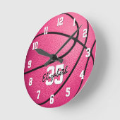 Roze basketbalmeisjes kamerdecor gepersonaliseerd ronde klok (Hoek)