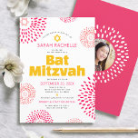 Roze Bat Mitswa Photo Bold Cool Starburst Groovy Kaart<br><div class="desc">Wees trots, verheug je en toon deze mijlpaal van je favoriete Bat Mitswa met deze leuke, trendy, groovy, gepersonaliseerde uitnodiging! Retro hete roze en koraalbloem starbursts met Stars of David, evenals gedurfde moderne gele hete roze en donkergrijze sans serif typografie, bedekken een schone witte achtergrond. Op de achterkant, de foto...</div>