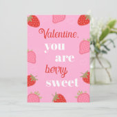 Roze bessen zoete aardbei Valentijnsdag Feestdagenkaart (Staand voorkant)