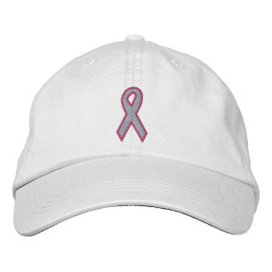 Roze bewustmakingslint geborduurde pet