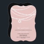roze biet Mitzvah sparkles ster van David Invite Kaart<br><div class="desc">Pink Bat Mitswa Sparkles Star of David Religious Invitation Kaart voor meisjes. Deze moderne en stijlvolle religieuze uitnodiging platte kaart beschikt over chique sprankelende sierlijke snaren van licht draperen op de voorkant verfraaid met een eenvoudige ster van David icoon. Er zijn veel kleurvariaties van dit ontwerp beschikbaar in grijs, goud,...</div>