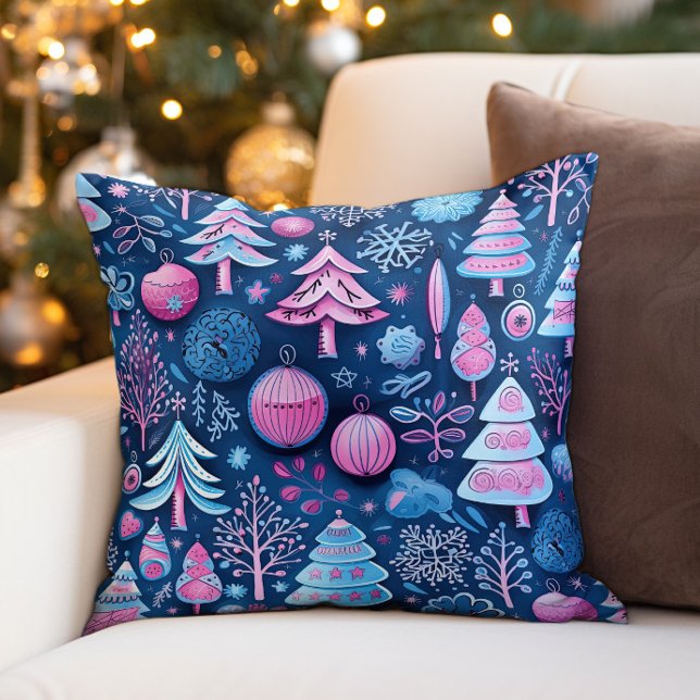 Roze Blauw Whimsical Kerstbomen Kussen (Festive blue and pink Christmas decorator pillow)