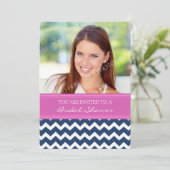 Roze Blauwe Chevron Foto Bridal Shower Uitnodiging (Staand voorkant)