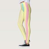 Roze, blauwe en gele strepen op leggings (Links)
