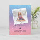 Roze blauwe Paarse regenbooggradiënt Afstuderen Fo Aankondiging (Staand voorkant)