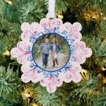 Roze & Blauwe Sneeuwvlok Foto Ornament Kaart<br><div class="desc">Dit kerstontwerp is voorzien van een roze en blauwe sneeuwvlok op een blozend roze achtergrond met een foto. Je kunt je elk jaar aanpassen aan de jouw naam.</div>