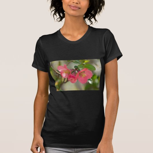 Roze bloeiende kweepgloed t-shirt (Voorkant)