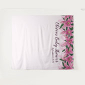 Roze Bloeiende Lelies Top Line Baby shower Achterg Wandkleed (Voorkant (horizontaal))