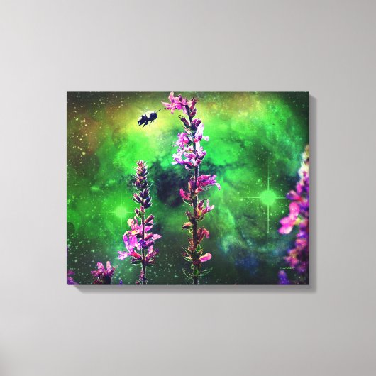 Roze bloem en bijen tegen de wereld canvas afdruk (Voorkant)
