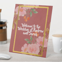 Roze, bloem- en gouden trouwtafelbord