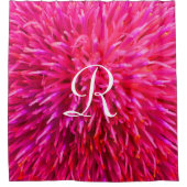Roze Bloem Macro Abstract met Witte Monogram Douchegordijn (Voorkant)