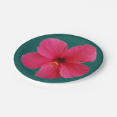 roze bloem op donkergroen papieren bordje (Gekanteld)